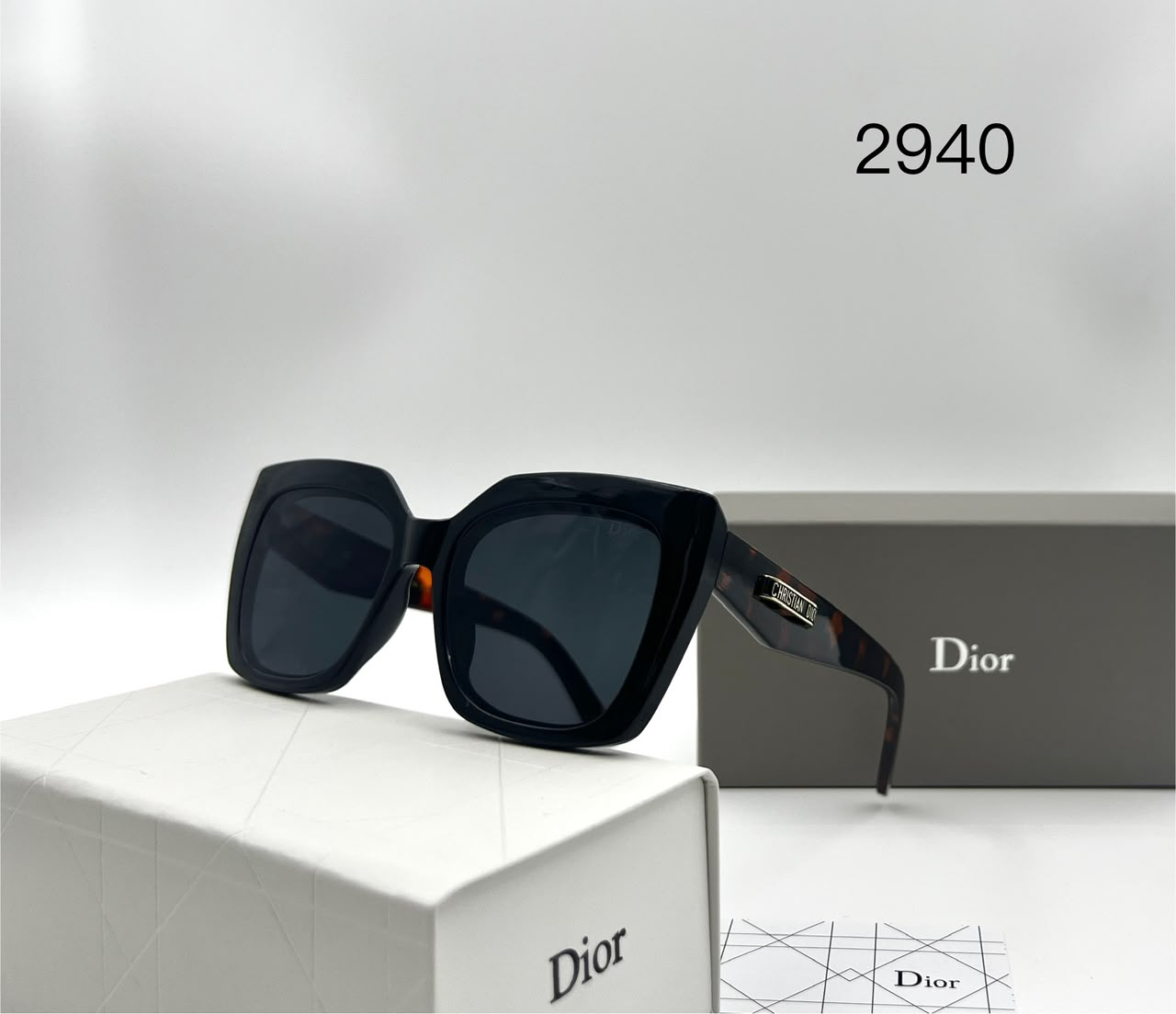 Dior 2940 Oversized Tortoise Accent Sunglasses (Replica)